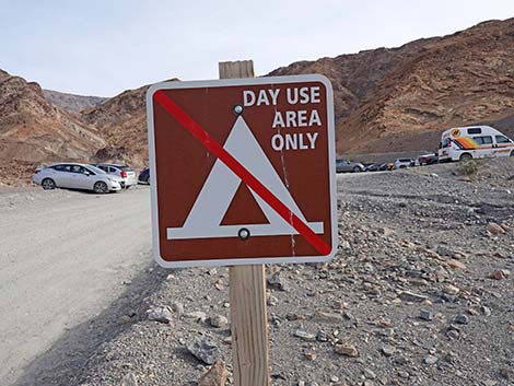 Mosaic Canyon Road