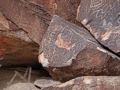 Grapevine Canyon Petroglyphs