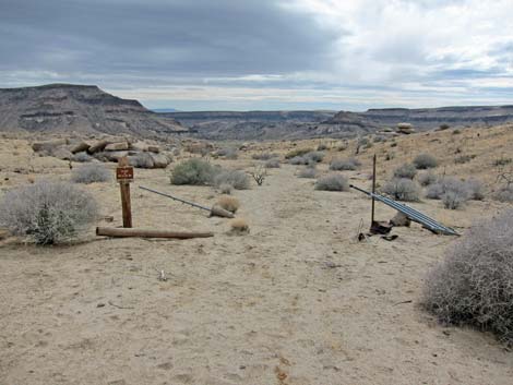 Mid Hills to Hole-in-the-Wall Trail