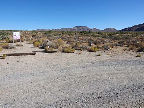 Hole-in-the-Wall Campground Trailhead